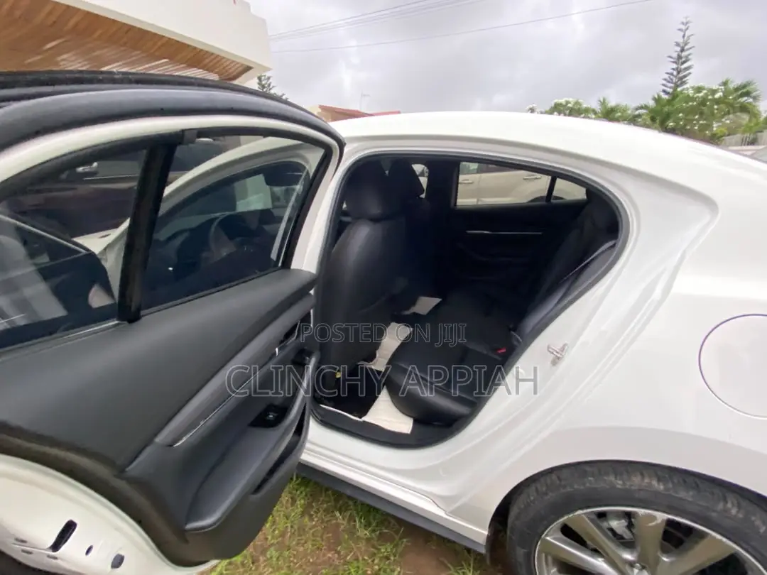 Mazda 3 2022 White