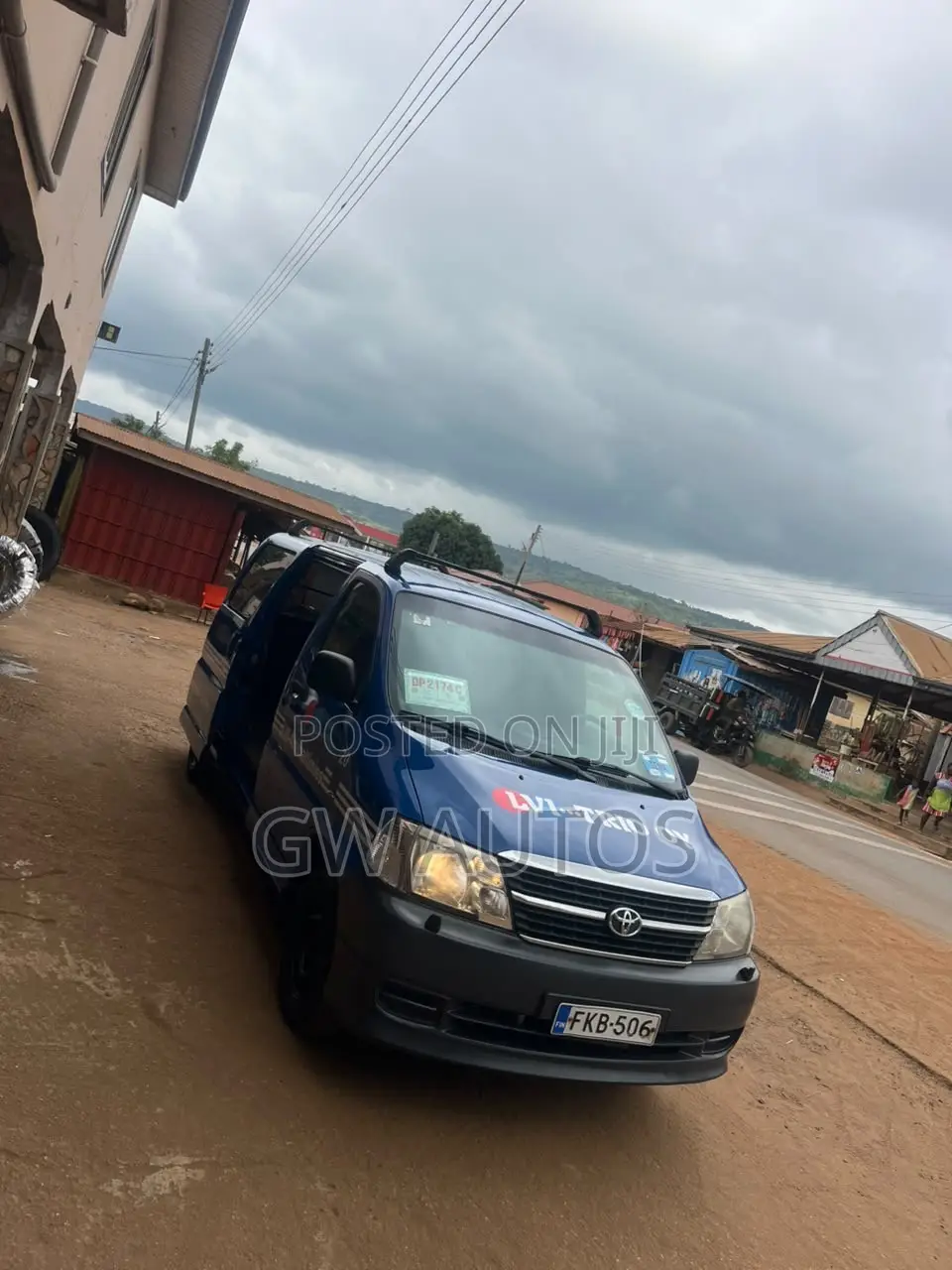 Toyota HiAce 2011 Blue
