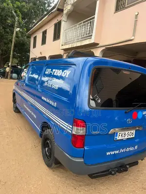 Toyota HiAce 2011 Blue
