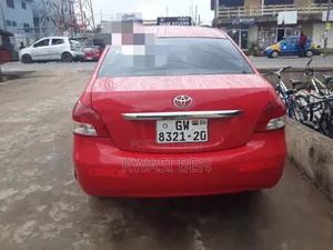 Toyota Yaris 2010 Red