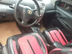 Toyota Yaris 2010 Red