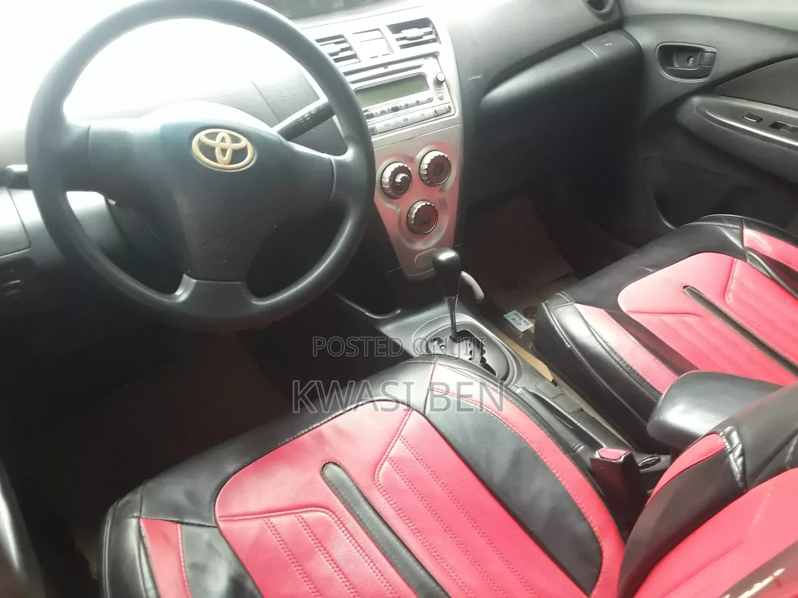 Toyota Yaris 2010 Red