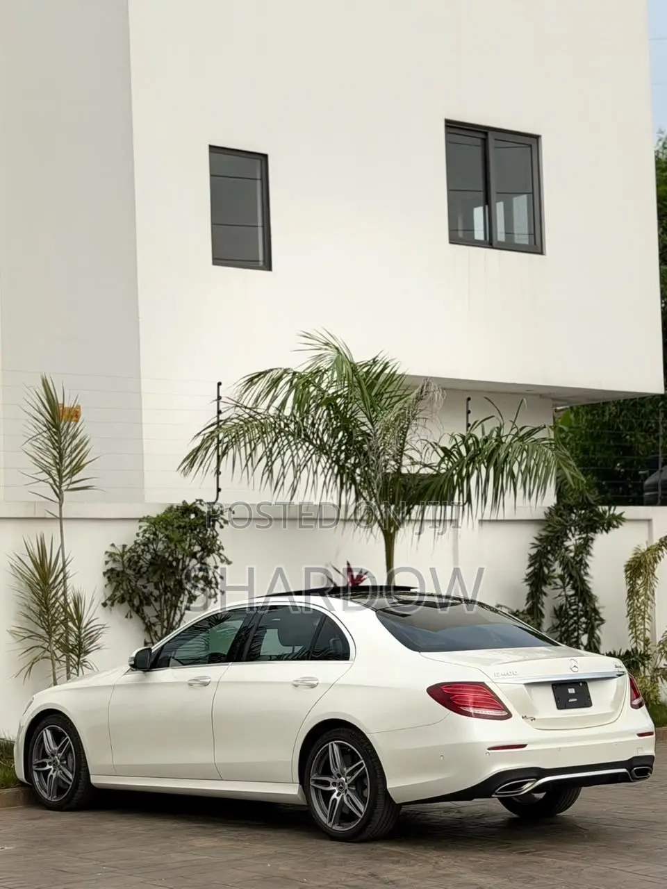 Mercedes-Benz E400 2019 White