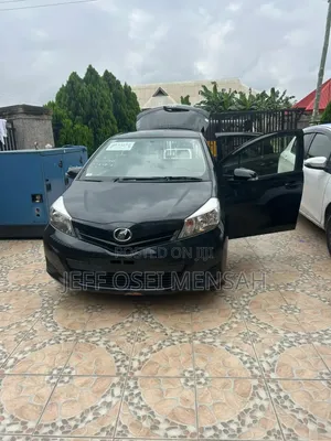 Toyota Vitz 2014 Black