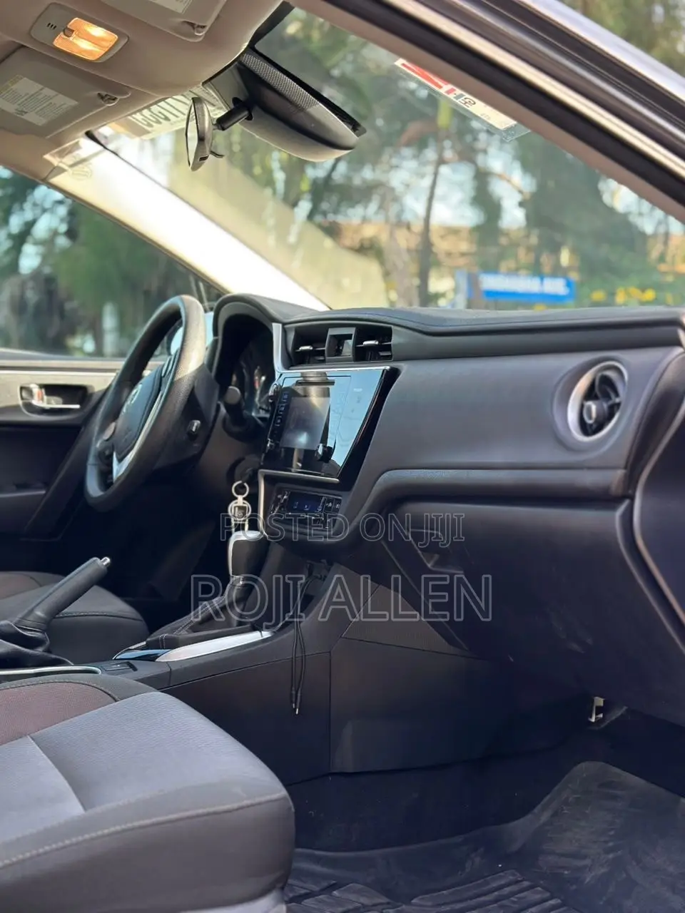 Toyota Corolla LE 4dr Sedan (1.8L 4cyl CVT) 2017 Gray