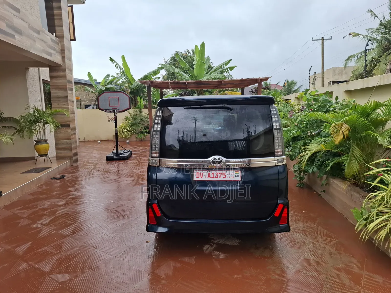 Toyota Voxy 2014 Blue