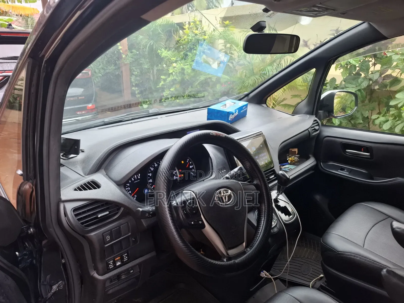 Toyota Voxy 2014 Blue