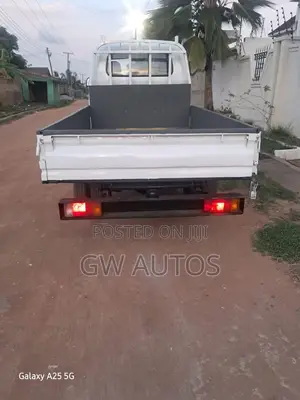 Kia Granbird 2006 White