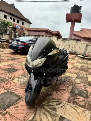 Yamaha Majesty 2013 Black