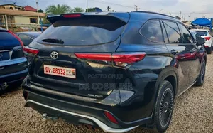 Toyota Highlander 2022 Blue
