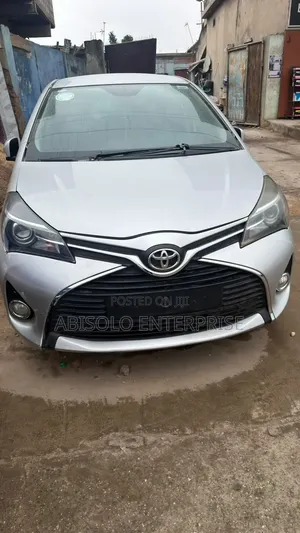 Toyota Yaris 2015 Silver