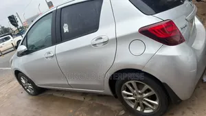 Toyota Yaris 2015 Silver