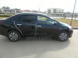 Toyota Yaris 2010 Black