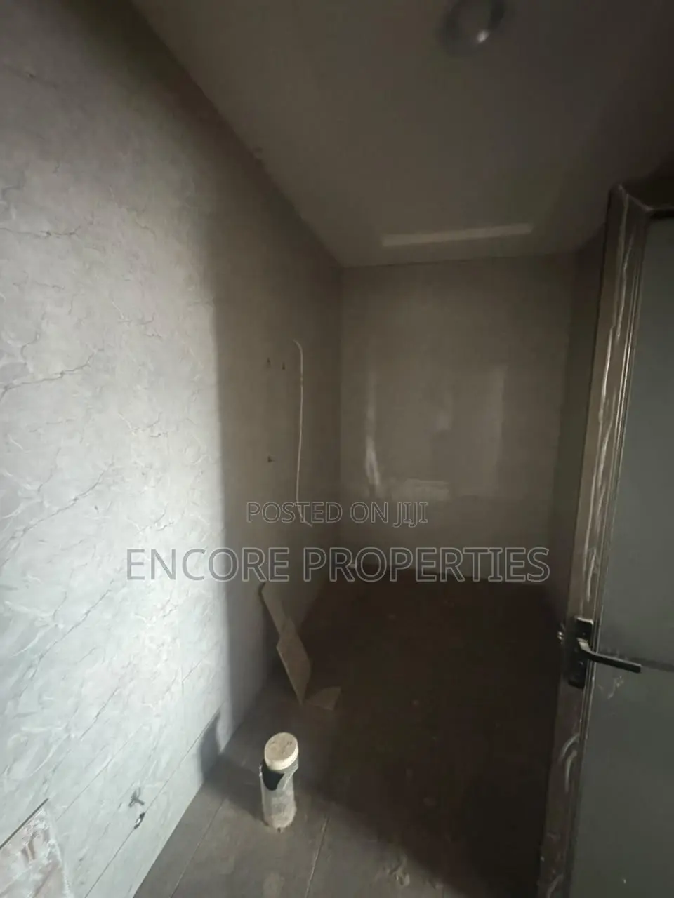Furnished 2bdrm Apartment in School Junction, Ashaley Botwe for sale