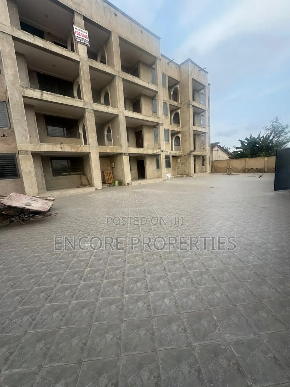 Furnished 2bdrm Apartment in School Junction, Ashaley Botwe for sale