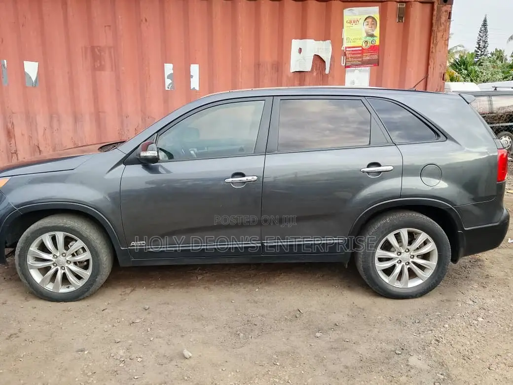 Kia Sorento LX 2011 Black