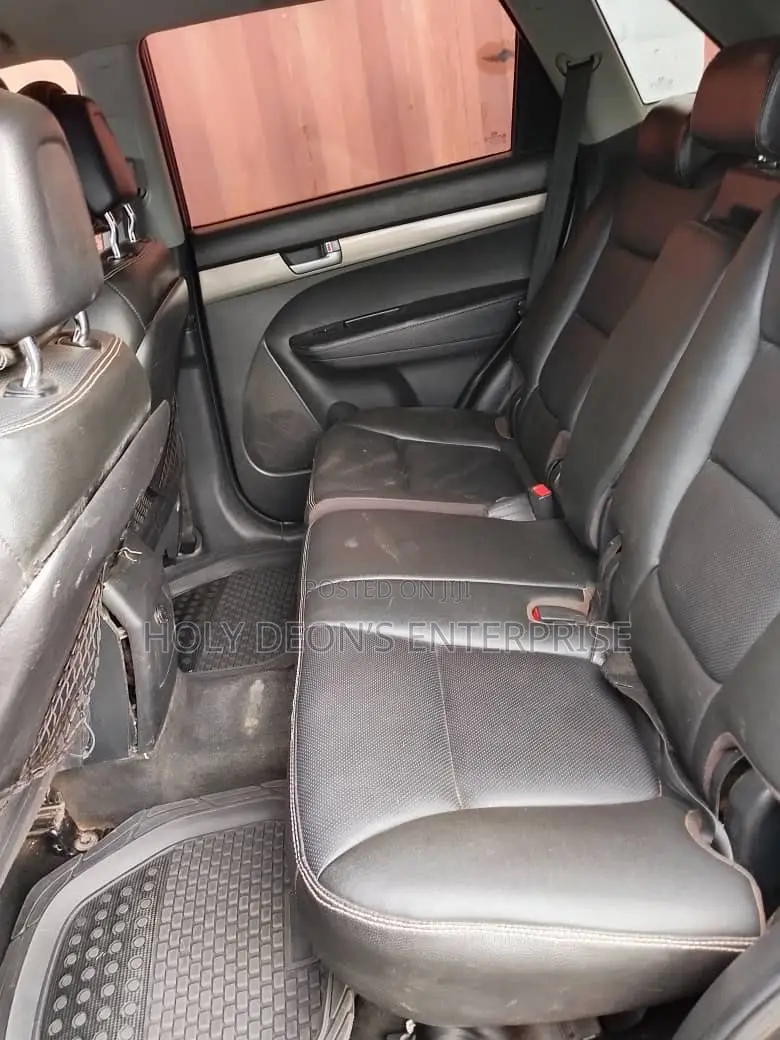 Kia Sorento LX 2011 Black