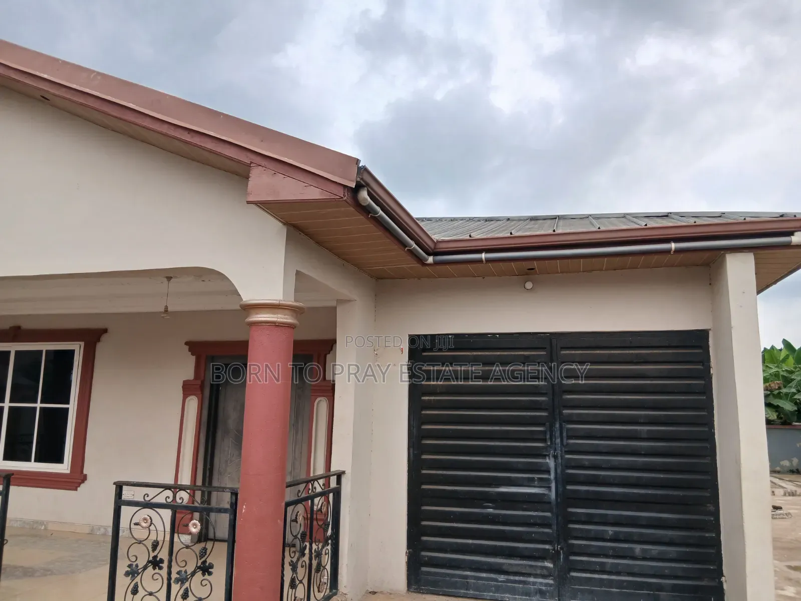 4bdrm House in Born To Pray Estate, Ejisu-Juaben Municipal for rent