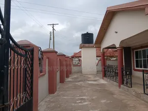 4bdrm House in Born To Pray Estate, Ejisu-Juaben Municipal for rent