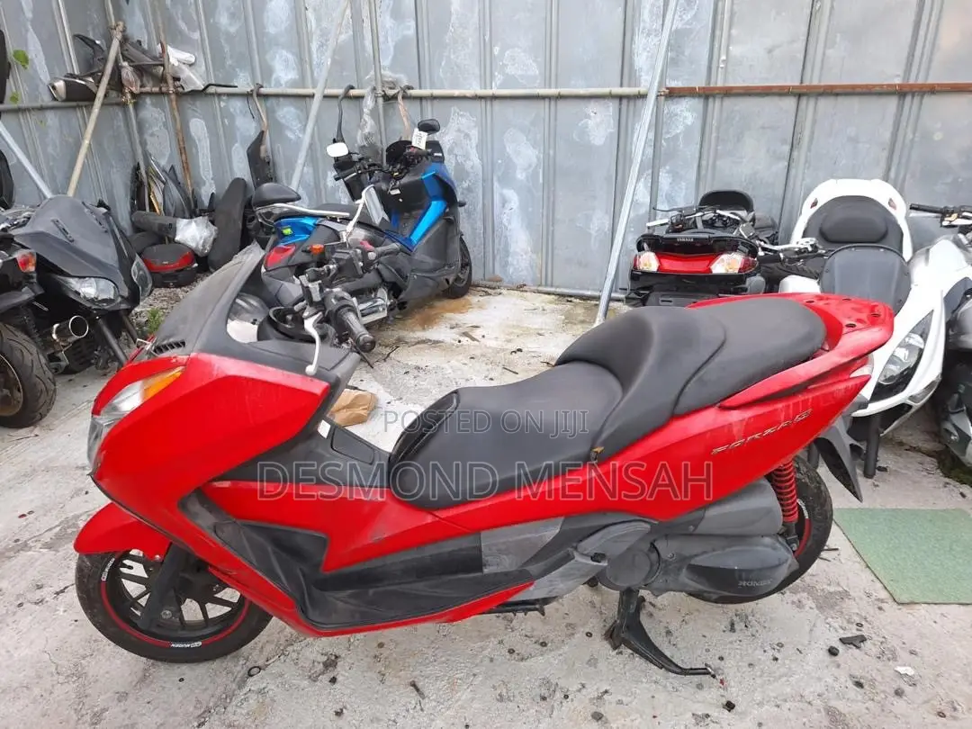 Honda Forza 2012 Red