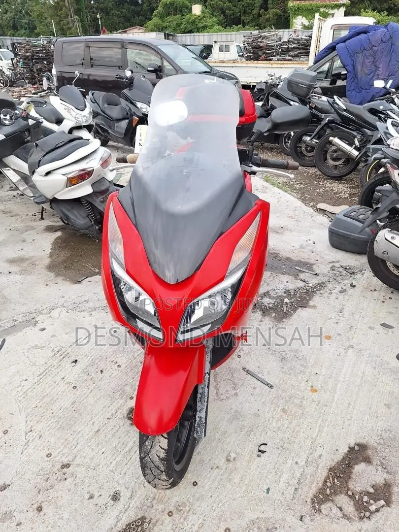 Honda Forza 2012 Red