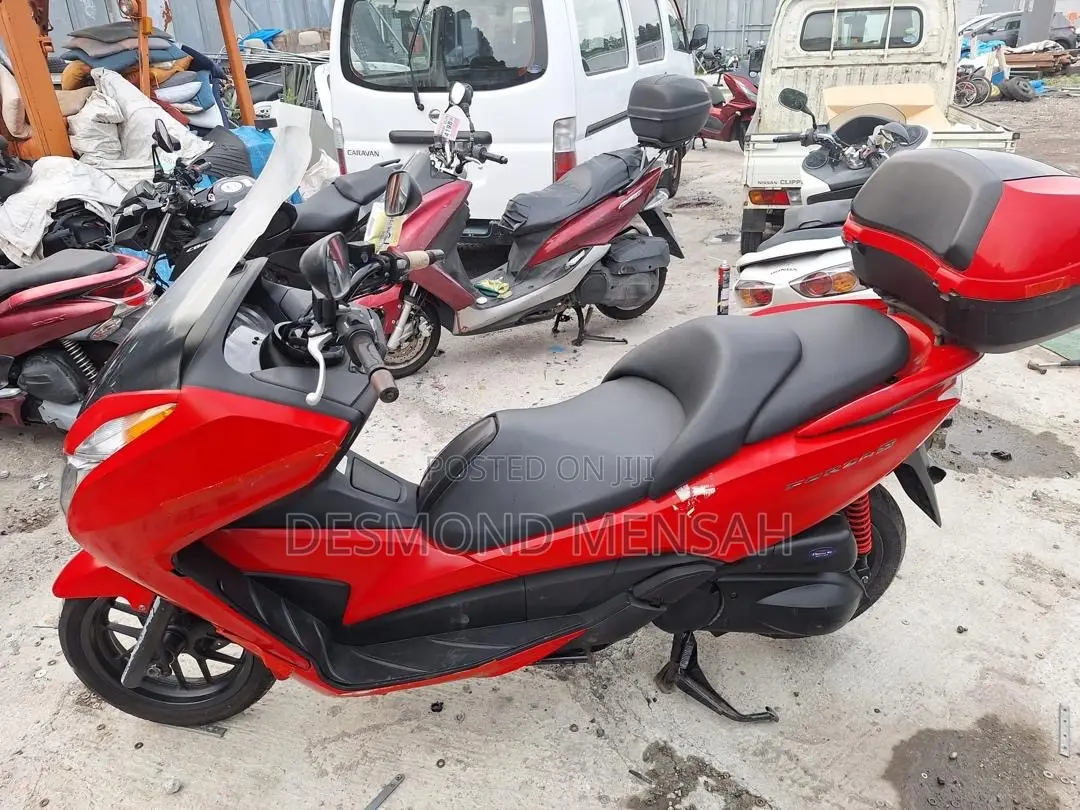 Honda Forza 2012 Red