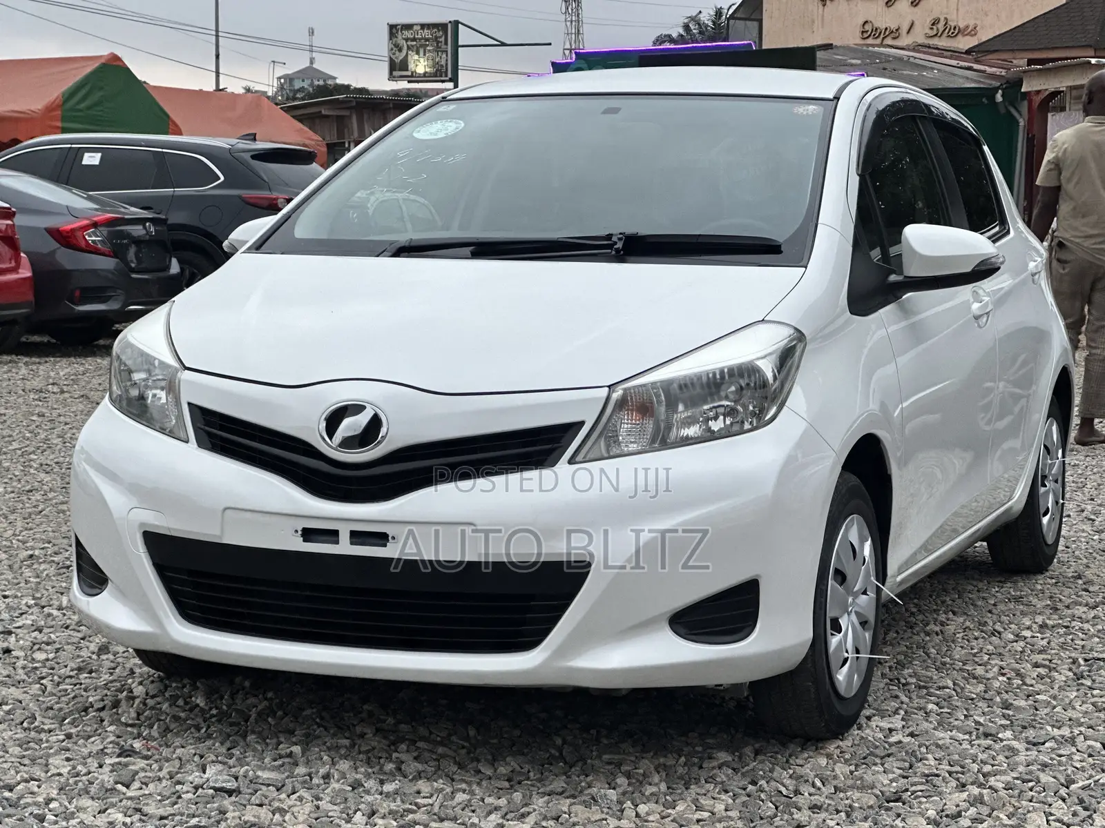 Toyota Vitz 2012 White