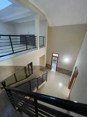 8bdrm House in Baatsona Total for rent