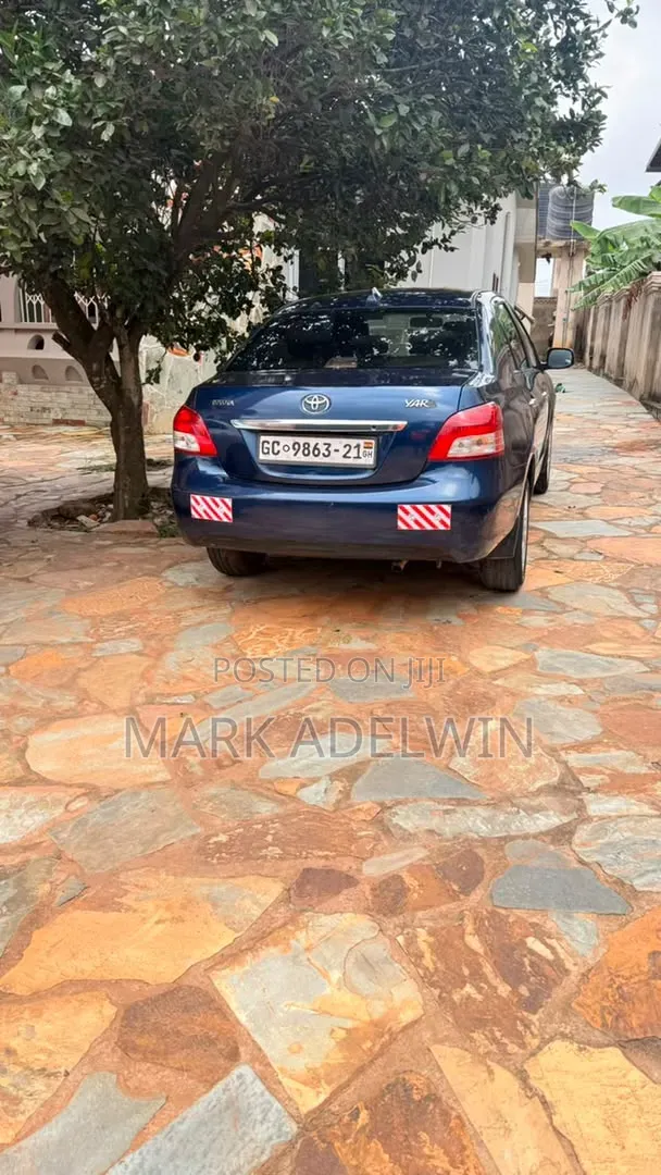 Toyota Yaris 2012 Blue