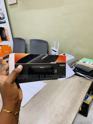 Long Lasting Bose SoundLink Flex Bluetooth Speaker With Microphone