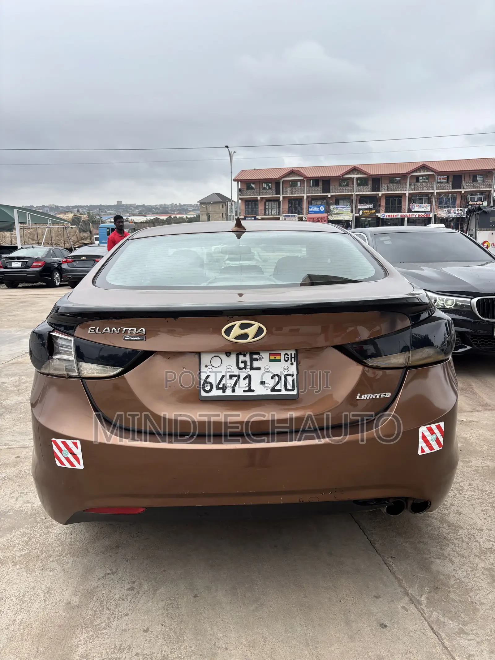 Hyundai Elantra Limited Sedan FWD (1.8L 4cyl 6A) 2013 Brown