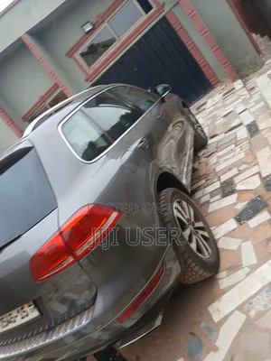 Volkswagen Touareg 2014 Brown