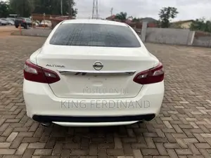 Nissan Altima 2.5 SV 2018 White