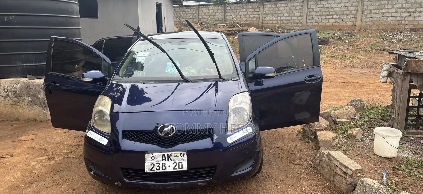 Toyota Vitz 2010 Blue