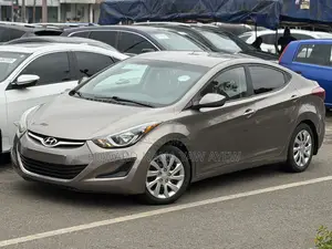 Hyundai Elantra 2016 Gold