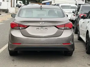 Hyundai Elantra 2016 Gold
