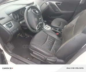 Hyundai Elantra 2012 White