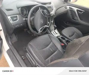 Hyundai Elantra 2012 White