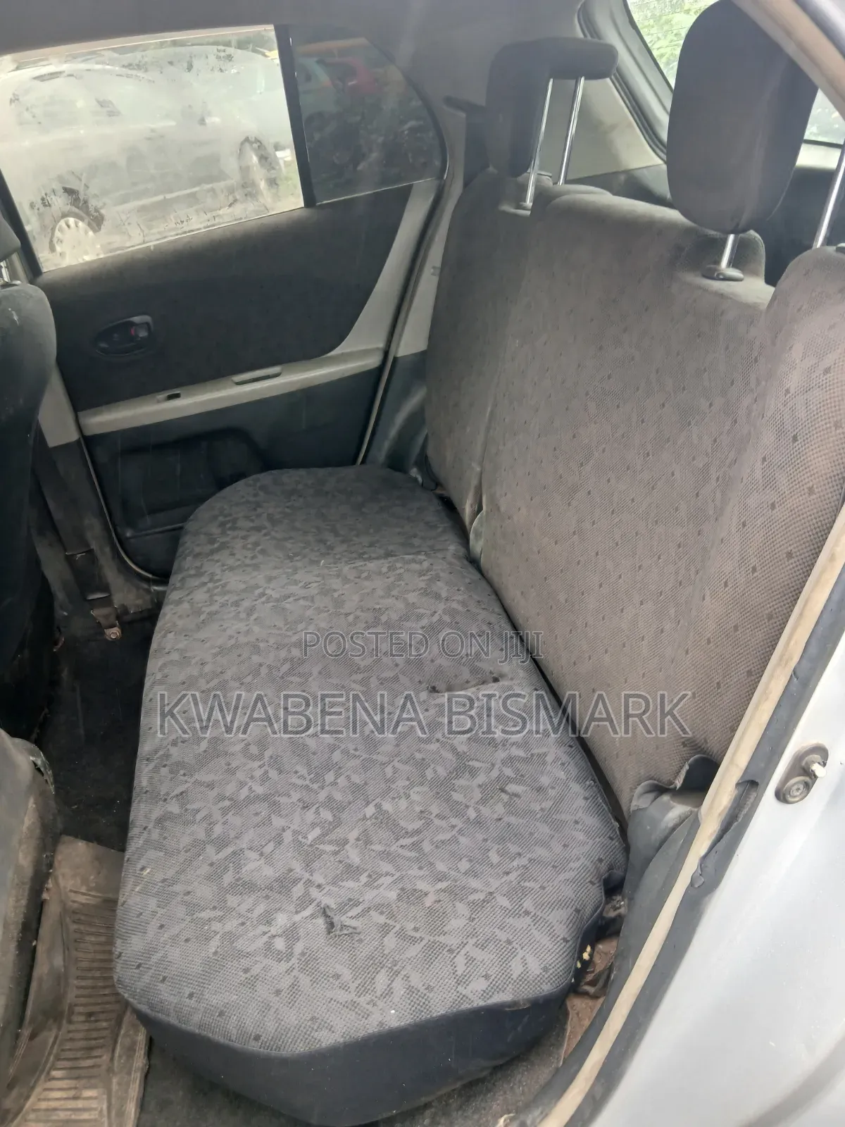 Toyota Vitz 2010 Silver