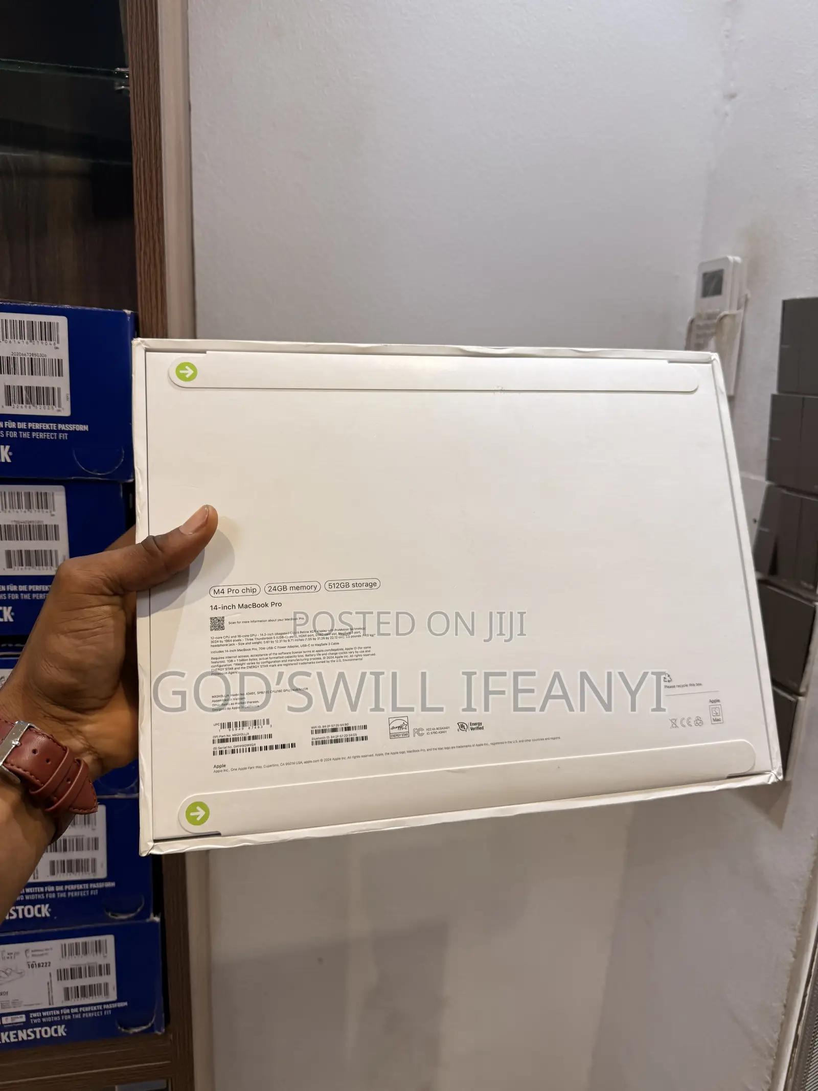 New Laptop Apple MacBook Pro 2024 M4 Pro 24GB Apple M4 Pro SSD 512GB