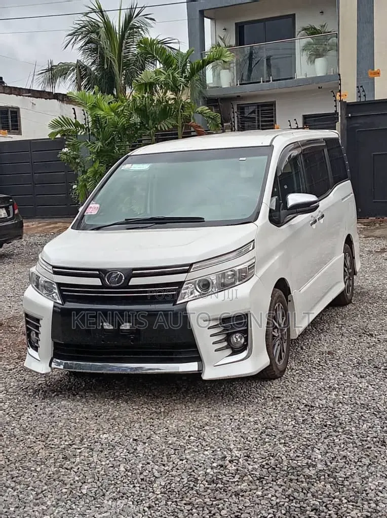 Toyota Voxy 2015 White