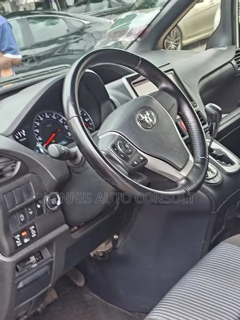 Toyota Voxy 2015 White