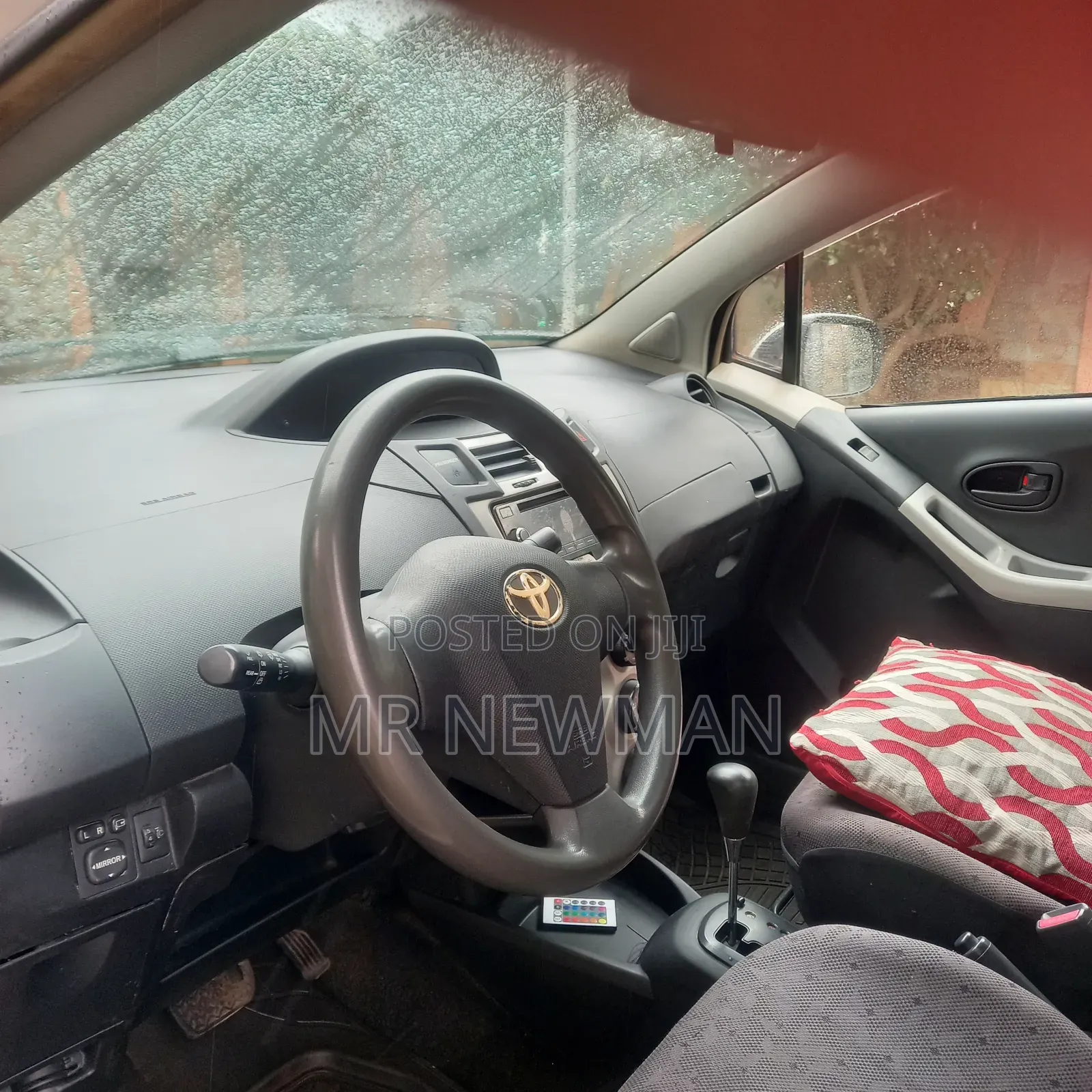 Toyota Vitz 1.3 AWD 5dr 2010 Silver