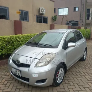Toyota Vitz 1.3 AWD 5dr 2010 Silver