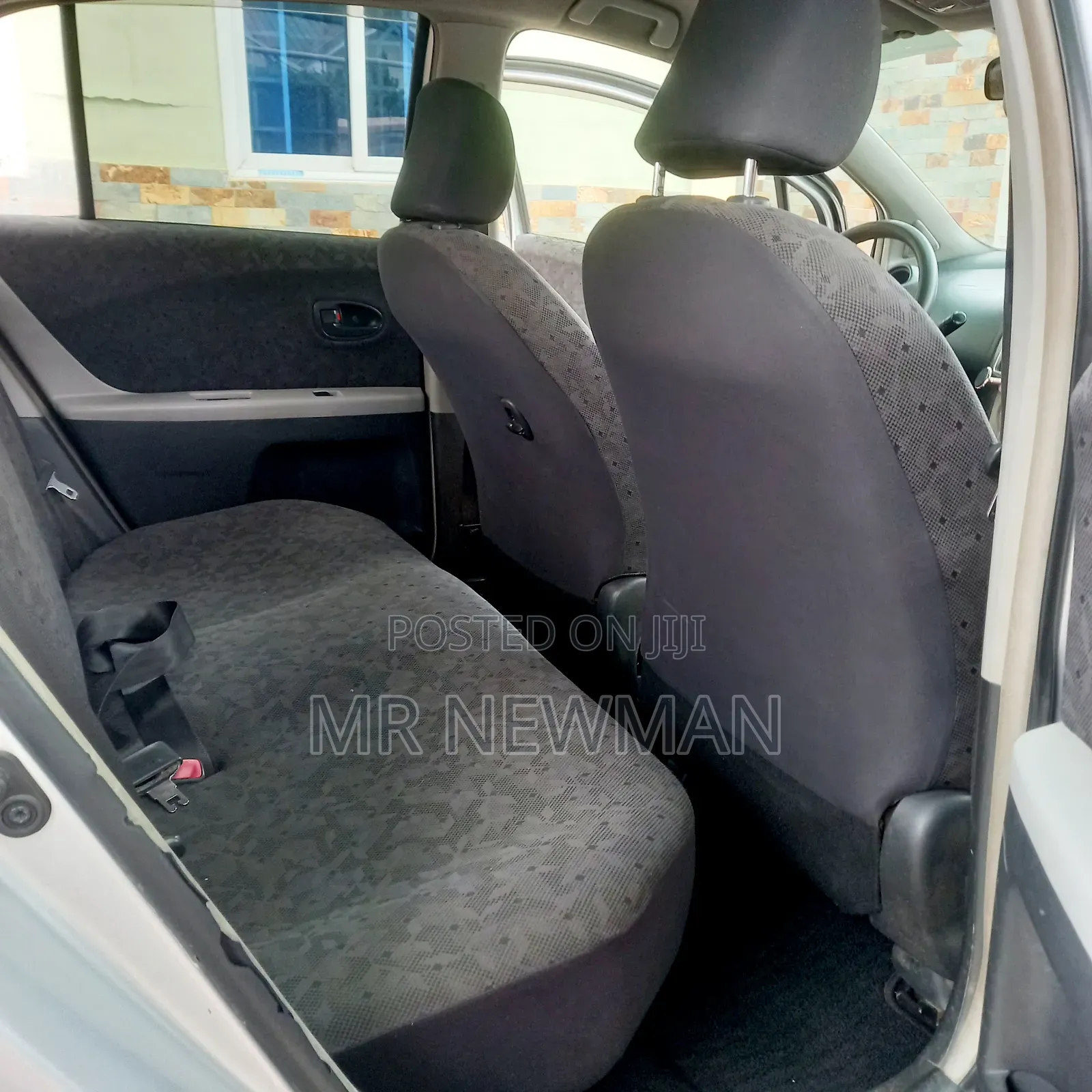 Toyota Vitz 1.3 AWD 5dr 2010 Silver