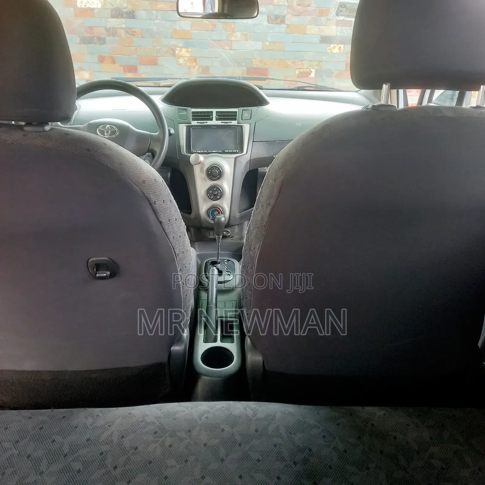 Toyota Vitz 1.3 AWD 5dr 2010 Silver