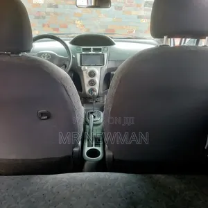 Toyota Vitz 1.3 AWD 5dr 2010 Silver