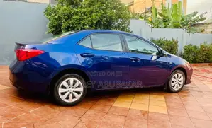 Toyota Corolla SE Special Edition 4dr Sedan (1.8L 4cyl CVT) 2017 Blue