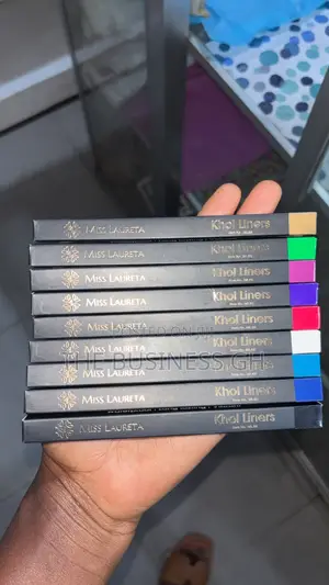 Miss Lauretta Khol Liners