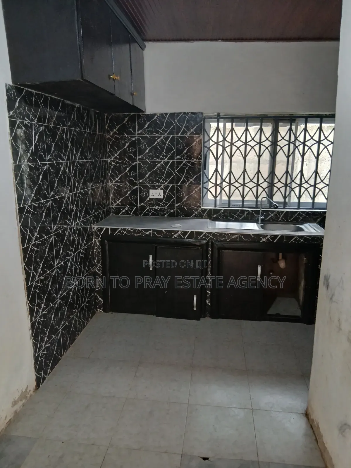 2bdrm Apartment in Born To Pray Estate, Ejisu-Juaben Municipal for rent